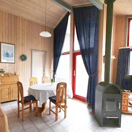 Holiday home Mirow In *